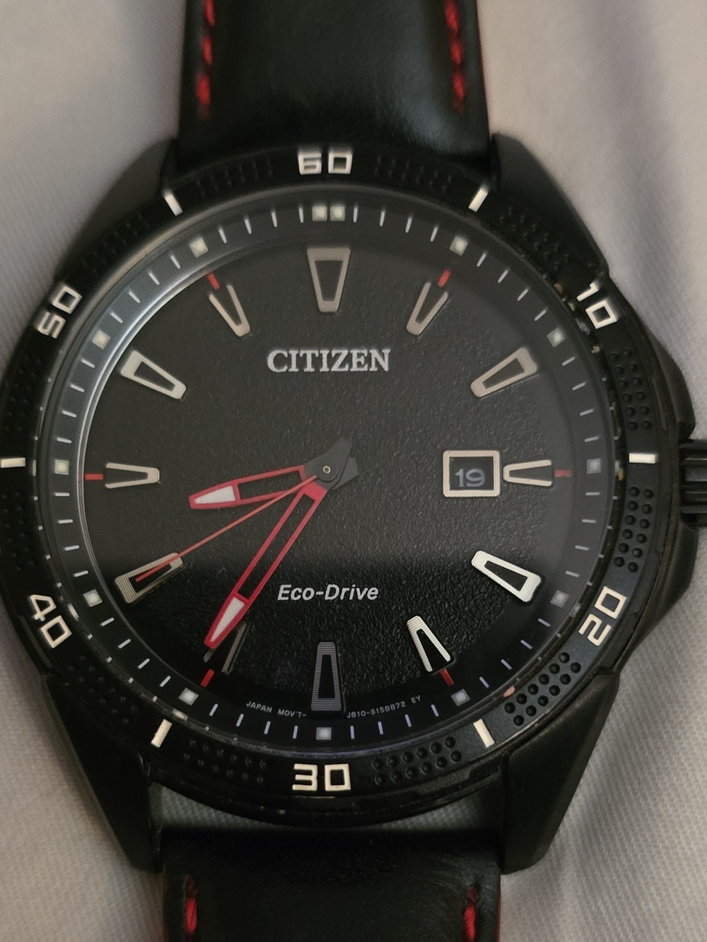 Citizen Eco-Drive J810-S115973 Men's Black W Red Accent Leather Watch Lume EUC